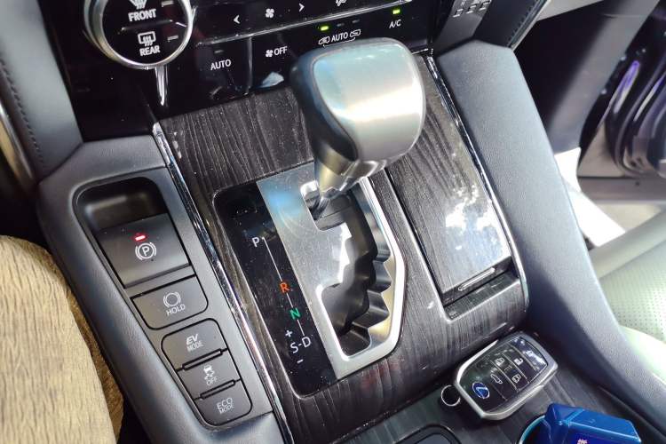Used Lexus LM 2020 300h Seven-Seat Elegant Edition Gear Lever