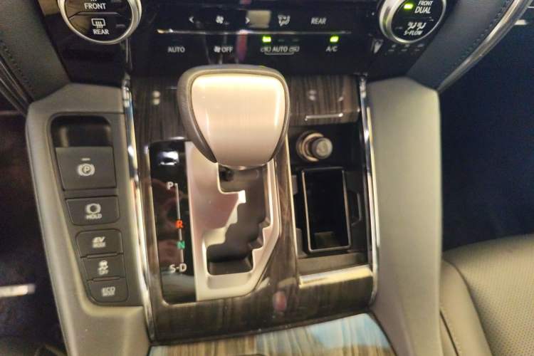 Used Lexus LM 2020 300h Four-Seat Grand Edition Gear Lever
