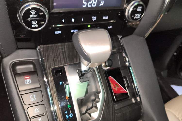 Used Lexus LM 2020 300h Four-Seat Grand Edition Gear Lever