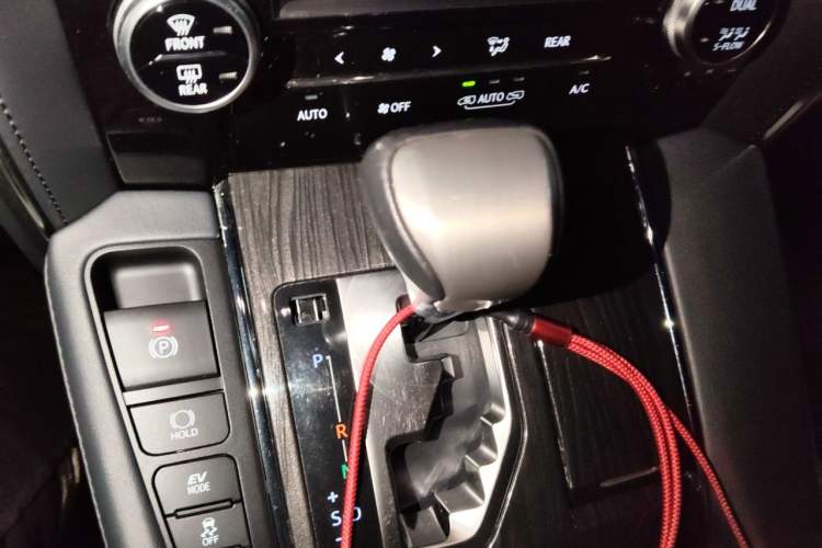 Used Lexus LM 2020 300h Seven-Seat Elegant Edition Gear Lever