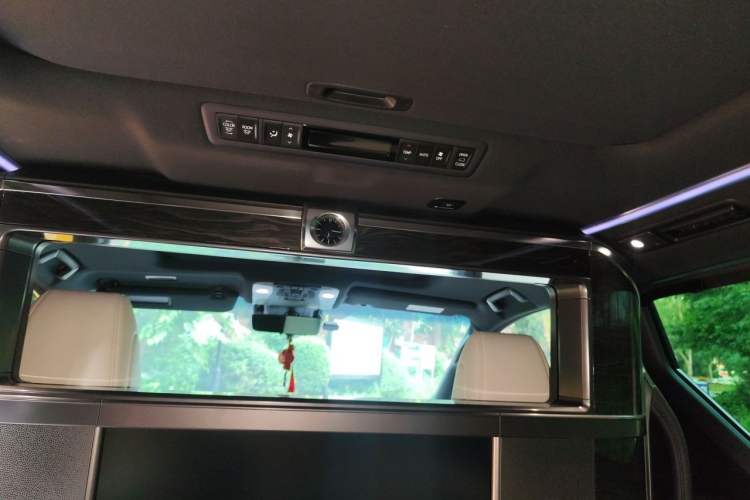 Used Lexus LM 2020 300h Four-Seat Grand Edition Headliner
