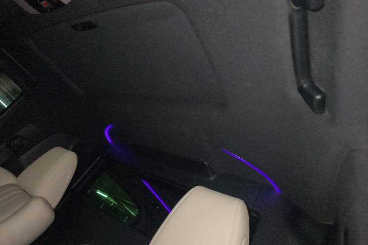 Used Lexus LM 2020 300h Four-Seat Grand Edition Headliner