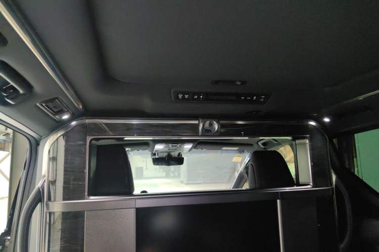Used Lexus LM 2020 300h Four-Seat Grand Edition Headliner