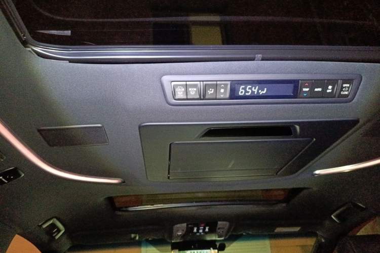 Used Lexus LM 2020 300h Seven-Seat Elegant Edition Headliner