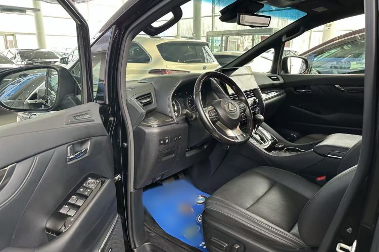 Used Lexus LM 2020 300h Four-Seat Grand Edition Interior 1