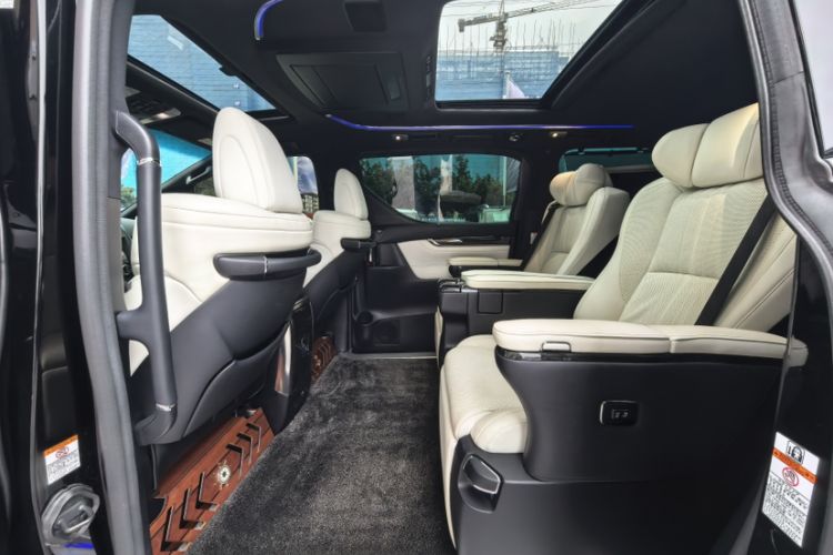 Used Lexus LM 2020 300h Seven-Seat Elegant Edition Interior 10