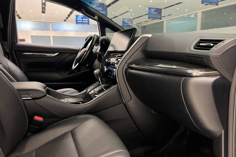 Used Lexus LM 2020 300h Four-Seat Grand Edition Interior 10