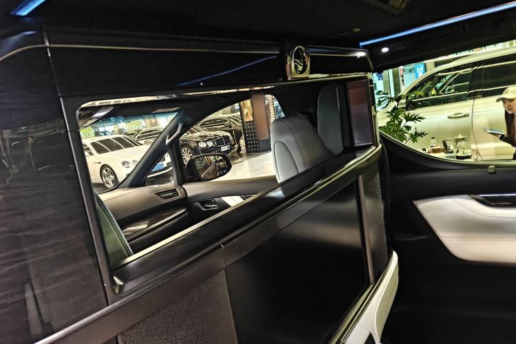 Used Lexus LM 2020 300h Four-Seat Grand Edition Interior 2
