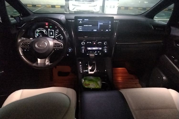 Used Lexus LM 2020 300h Seven-Seat Elegant Edition Interior 2