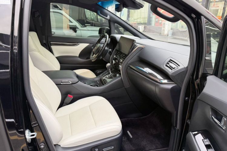Used Lexus LM 2020 300h Four-Seat Grand Edition Interior 2