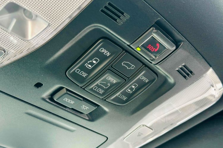 Used Lexus LM 2020 300h Seven-Seat Elegant Edition Interior 3
