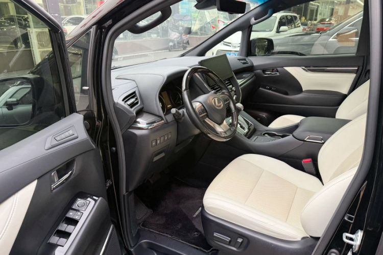 Used Lexus LM 2020 300h Four-Seat Grand Edition Interior 6