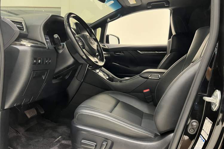 Used Lexus LM 2020 300h Four-Seat Grand Edition Interior 7