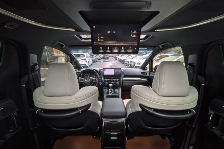 Used Lexus LM 2020 300h Seven-Seat Elegant Edition Interior 9