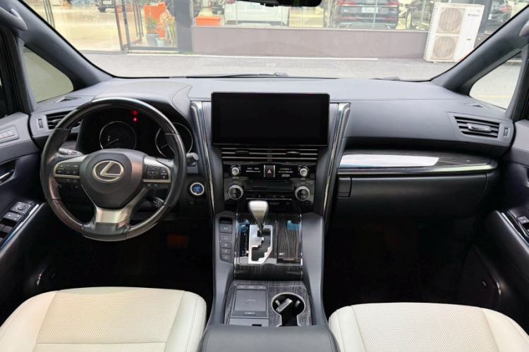 Used Lexus LM 2020 300h Four-Seat Grand Edition Interior 9
