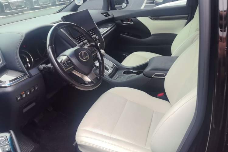 Used Lexus LM 2020 300h Seven-Seat Elegant Edition Left Front Seat