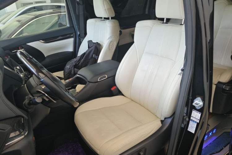 Used Lexus LM 2020 300h Seven-Seat Elegant Edition Left Front Seat