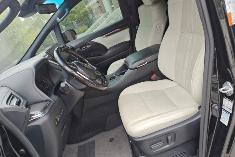 Used Lexus LM 2020 300h Seven-Seat Elegant Edition Left Front Seat