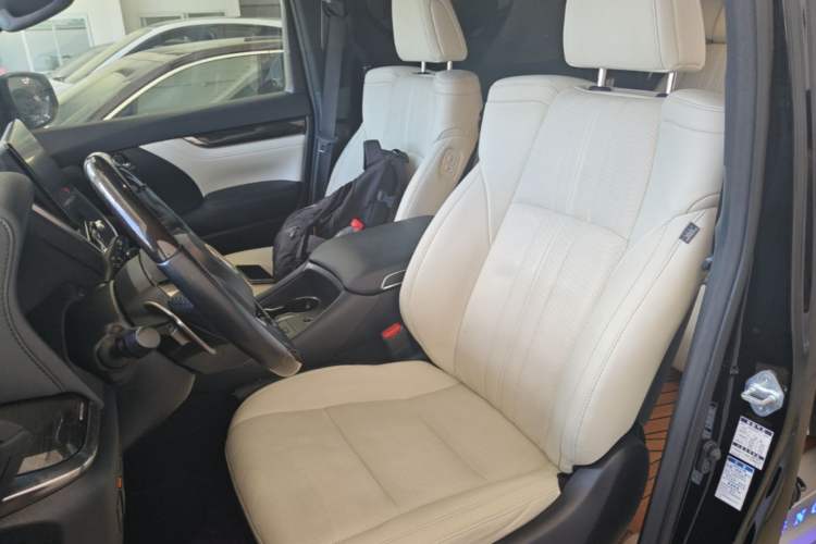Used Lexus LM 2020 300h Seven-Seat Elegant Edition Left Front Seat