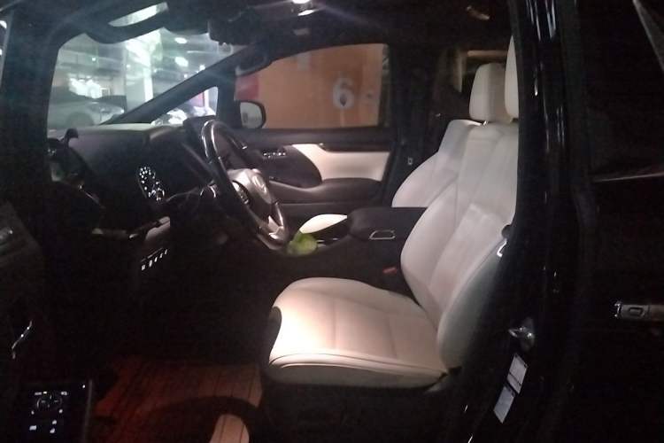 Used Lexus LM 2020 300h Seven-Seat Elegant Edition Left Front Seat