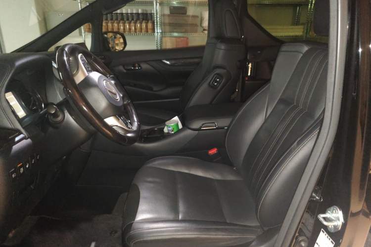 Used Lexus LM 2020 300h Seven-Seat Elegant Edition Left Front Seat