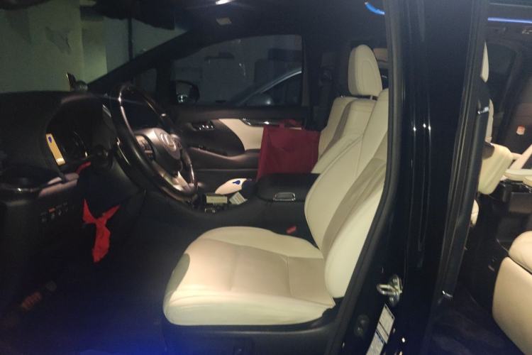 Used Lexus LM 2020 300h Seven-Seat Elegant Edition Left Front Seat