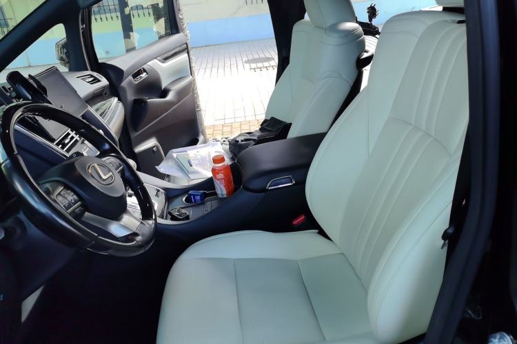 Used Lexus LM 2020 300h Seven-Seat Elegant Edition Left Front Seat