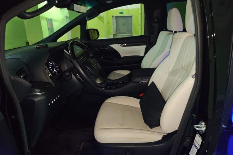 Used Lexus LM 2020 300h Seven-Seat Elegant Edition Left Front Seat