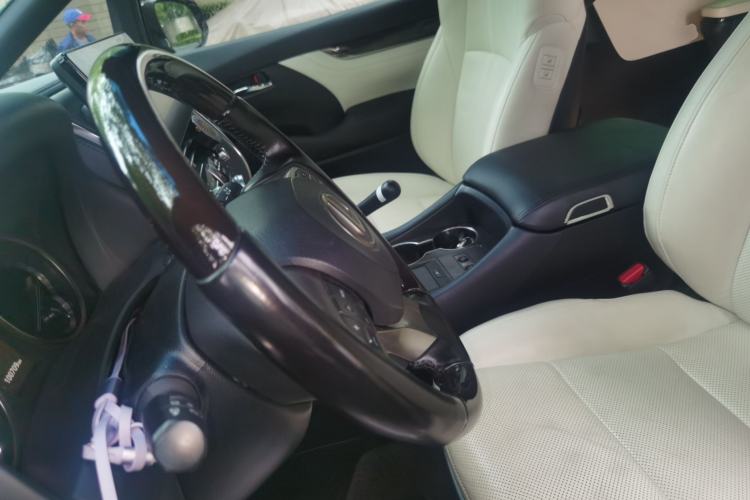 Used Lexus LM 2020 300h Seven-Seat Elegant Edition Left Front Seat