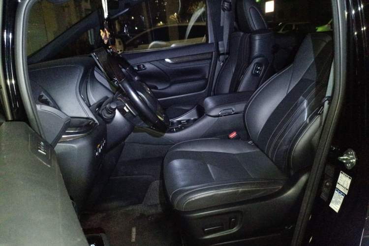 Used Lexus LM 2020 300h Seven-Seat Elegant Edition Left Front Seat
