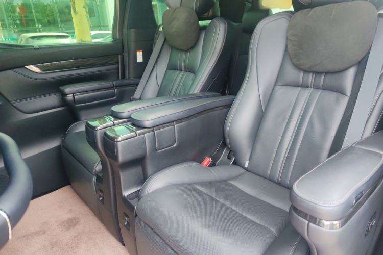 Used Lexus LM 2020 300h Seven-Seat Elegant Edition Left Rear Seat