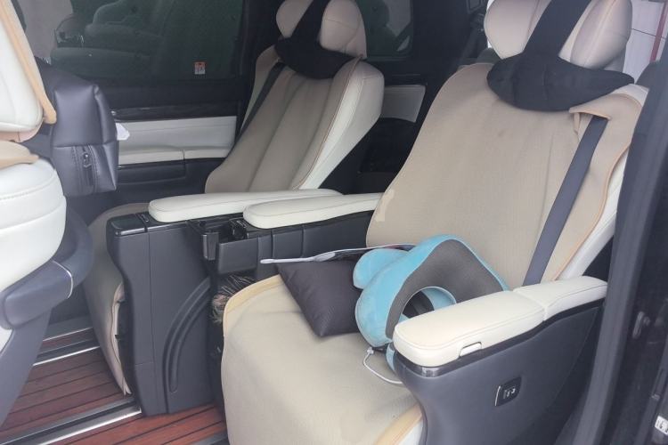 Used Lexus LM 2020 300h Seven-Seat Elegant Edition Left Rear Seat