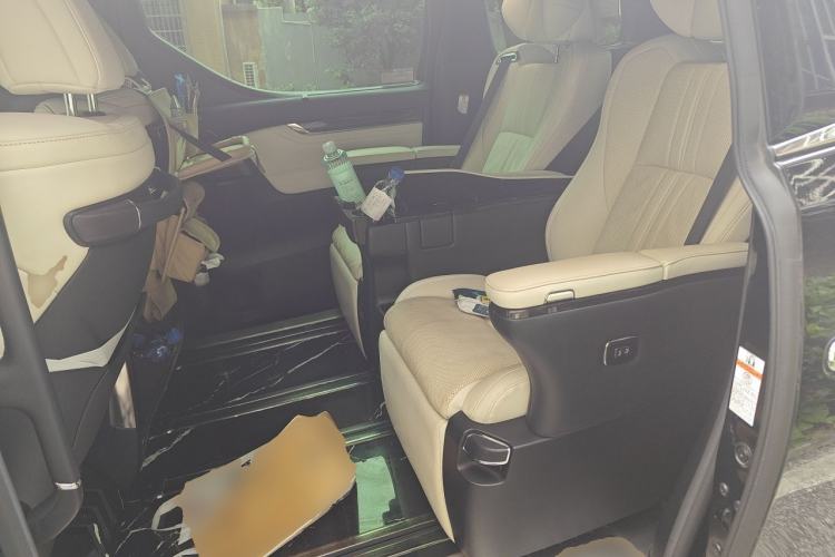 Used Lexus LM 2020 300h Seven-Seat Elegant Edition Left Rear Seat