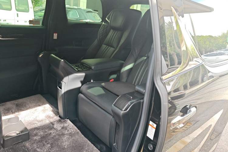 Used Lexus LM 2020 300h Four-Seat Grand Edition Left Rear Seat
