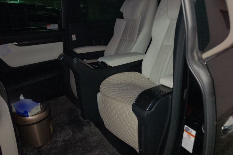 Used Lexus LM 2020 300h Four-Seat Grand Edition Left Rear Seat