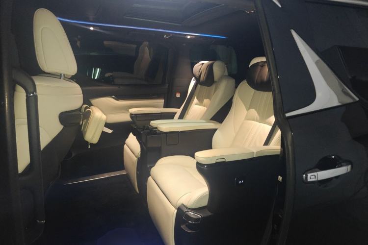 Used Lexus LM 2020 300h Seven-Seat Elegant Edition Left Rear Seat