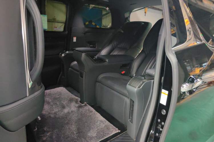 Used Lexus LM 2020 300h Four-Seat Grand Edition Left Rear Seat