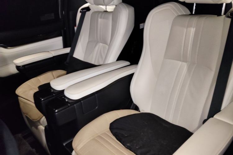 Used Lexus LM 2020 300h Seven-Seat Elegant Edition Left Rear Seat