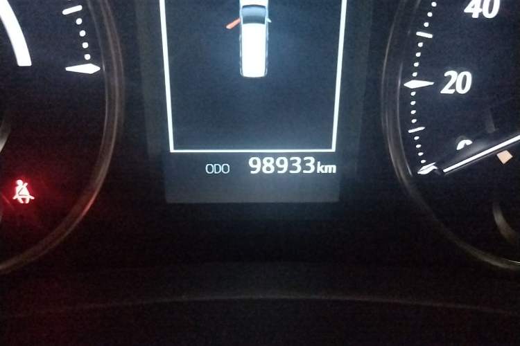 Used Lexus LM 2020 300h Seven-Seat Elegant Edition Odometer Close Up
