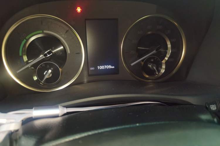 Used Lexus LM 2020 300h Seven-Seat Elegant Edition Odometer Close Up