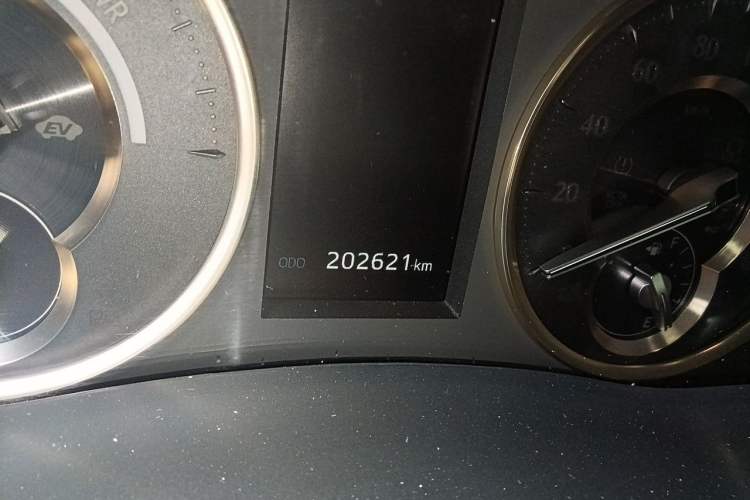 Used Lexus LM 2020 300h Four-Seat Grand Edition Odometer Close Up