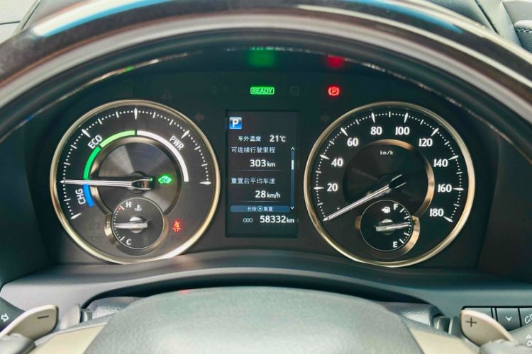Used Lexus LM 2020 300h Seven-Seat Elegant Edition Odometer Close Up
