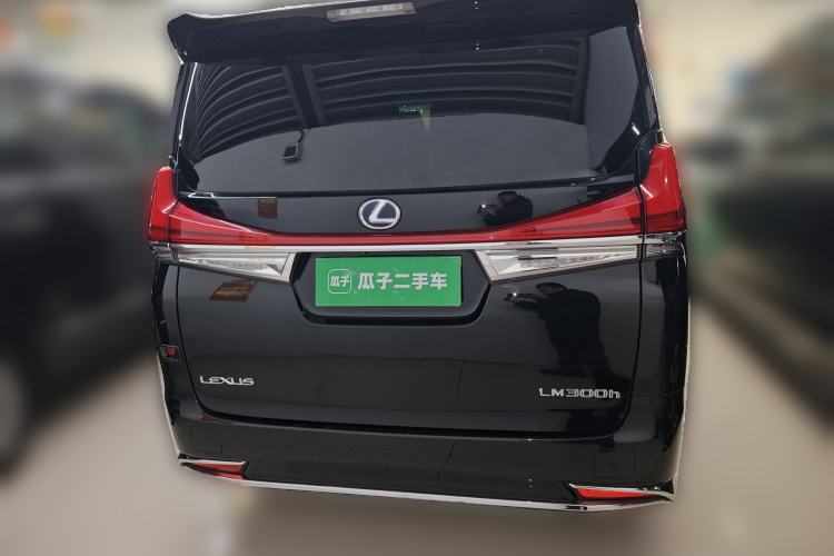 Used Lexus LM 2020 300h Seven-Seat Elegant Edition Rear