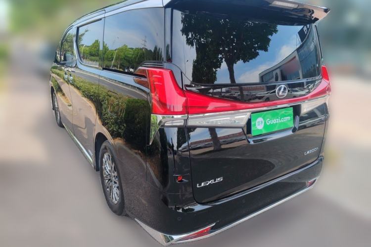 Used Lexus LM 2020 300h Seven-Seat Elegant Edition Rear Left 45 Deg