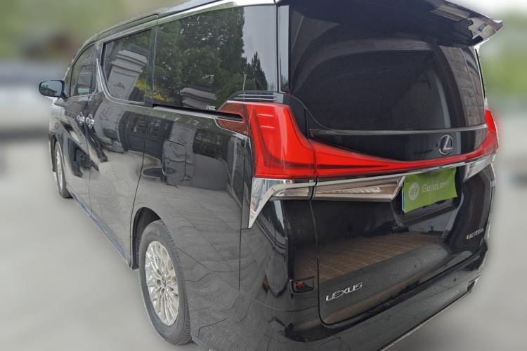 Used Lexus LM 2020 300h Seven-Seat Elegant Edition Rear Left 45 Deg