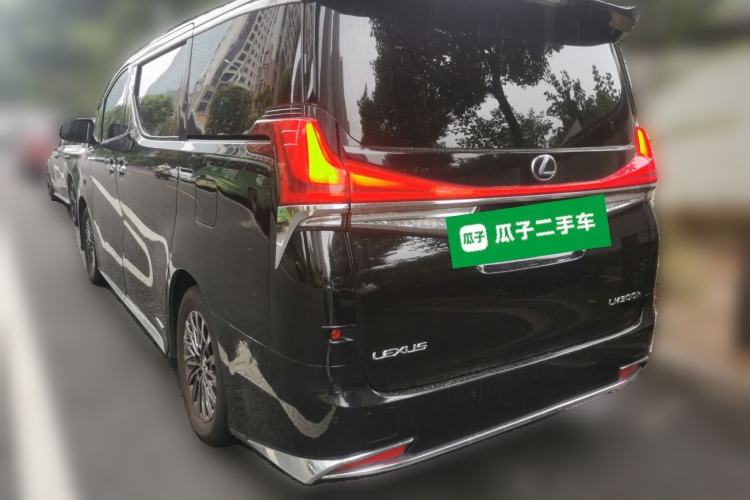 Used Lexus LM 2020 300h Seven-Seat Elegant Edition Rear Left 45 Deg