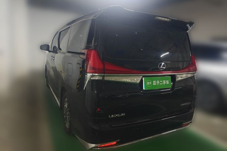 Used Lexus LM 2020 300h Seven-Seat Elegant Edition Rear Left 45 Deg