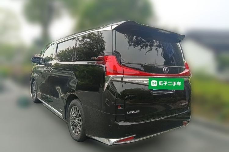 Used Lexus LM 2020 300h Four-Seat Grand Edition Rear Left 45 Deg
