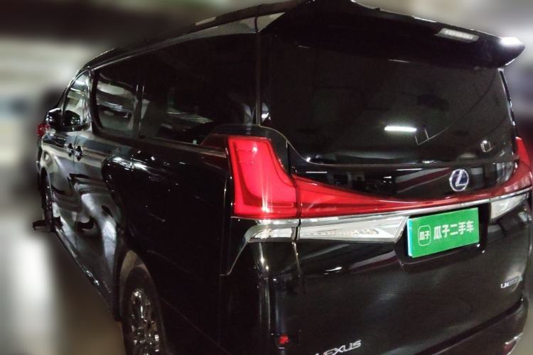 Used Lexus LM 2020 300h Seven-Seat Elegant Edition Rear Left 45 Deg