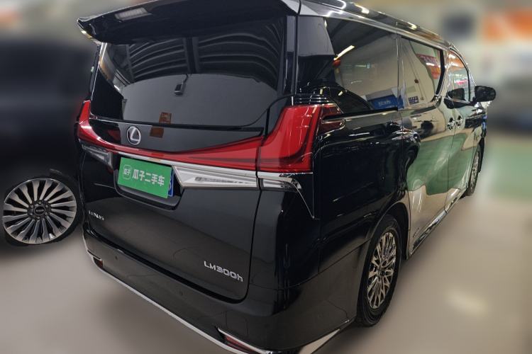Used Lexus LM 2020 300h Seven-Seat Elegant Edition Rear Right 45 Deg